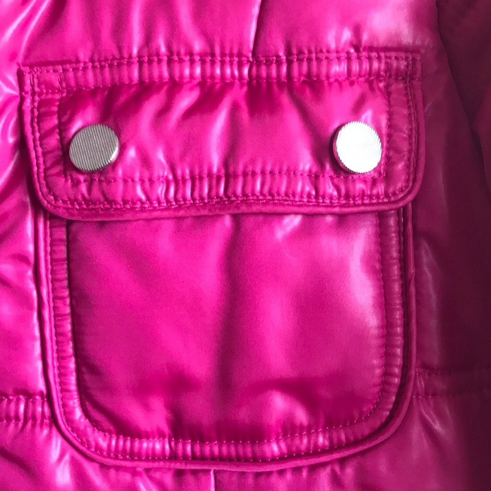 A pink jacket - Picture 4 of 9